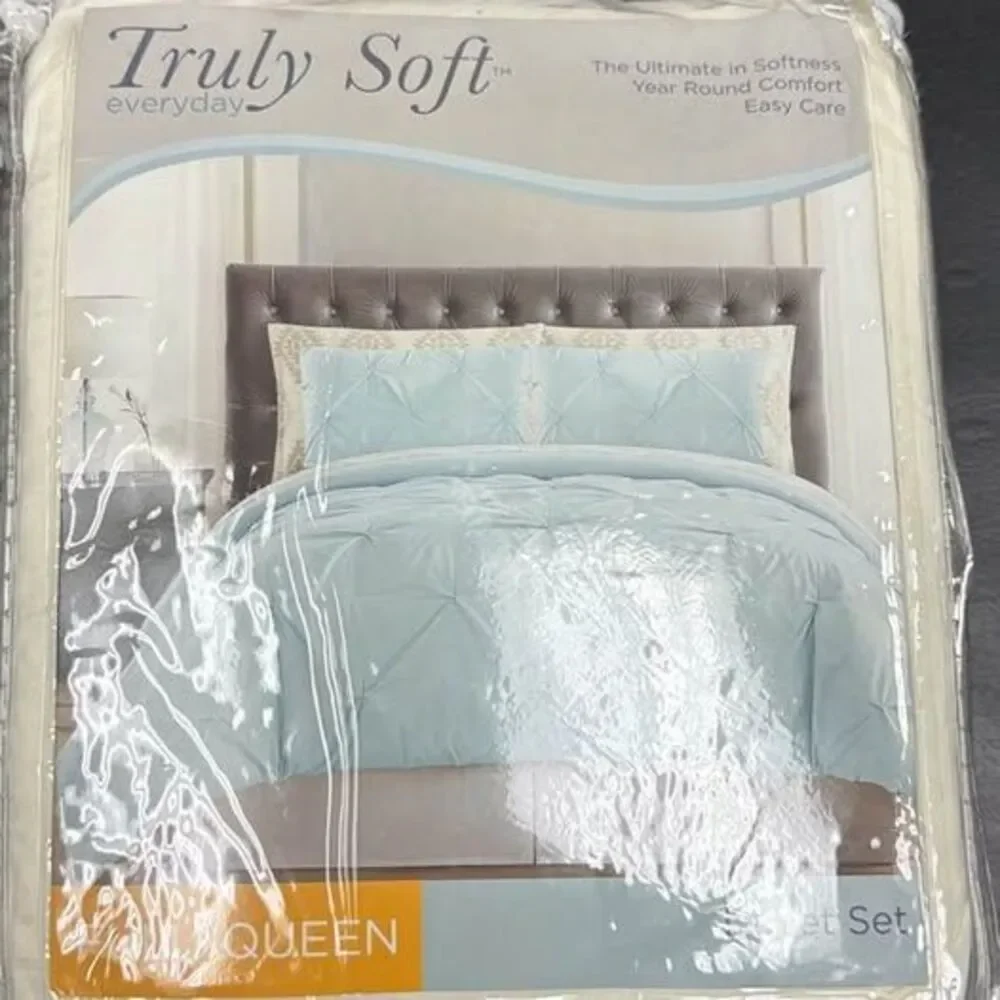 3 Piece Duvet Set Truly Soft Pinch Pleat Ivory (Duvet Set, Not A Comforter) NEW